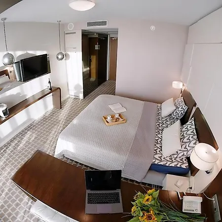 309 W Pieciogwiazdkowym Marine Hotel Plaza 20 M Rowery W Cenie Dobruk Apartamenty * Колобжег